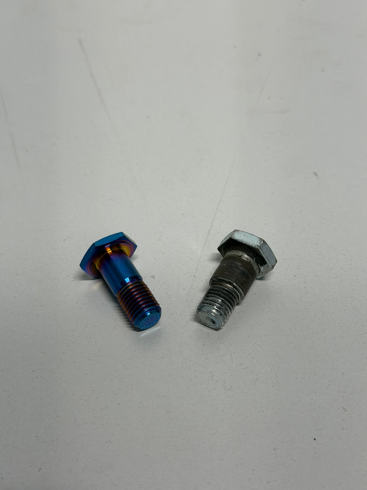 YOZMA IN10/IN10 PRO TITANIUM KICKSTAND BOLT